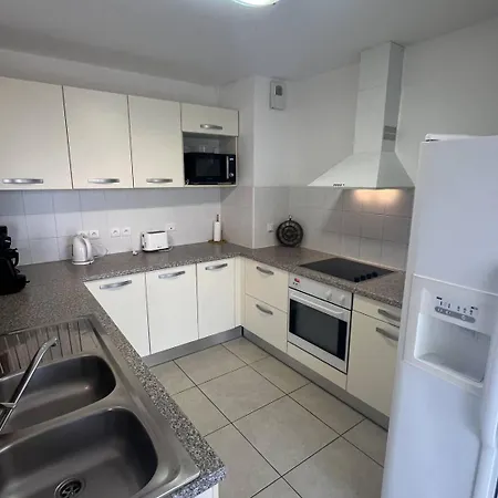 شقة Marina Ile St Martin Joli 4 Pieces Avec Jacuzzi Cap D'agde آجد
